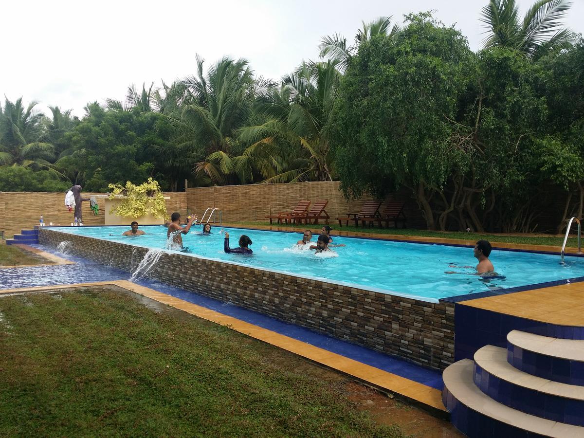 Roshanne Beach Resort Kalpitiya Ngoại thất bức ảnh