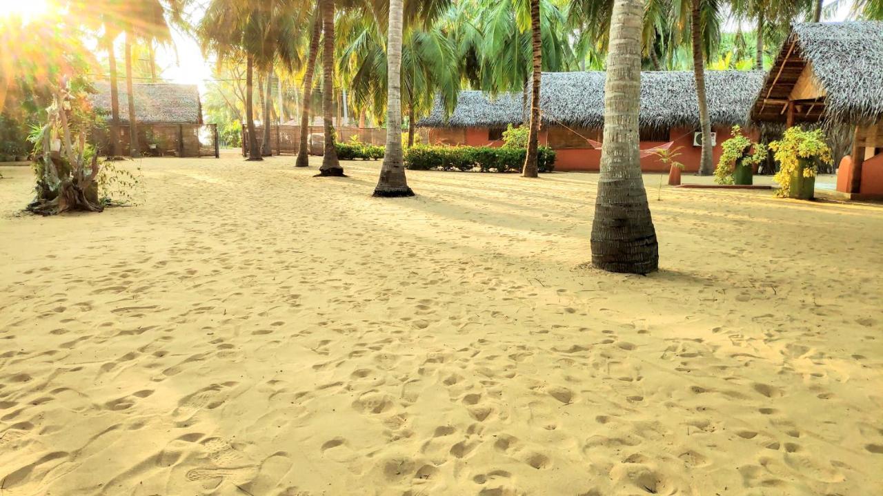 Roshanne Beach Resort Kalpitiya Ngoại thất bức ảnh