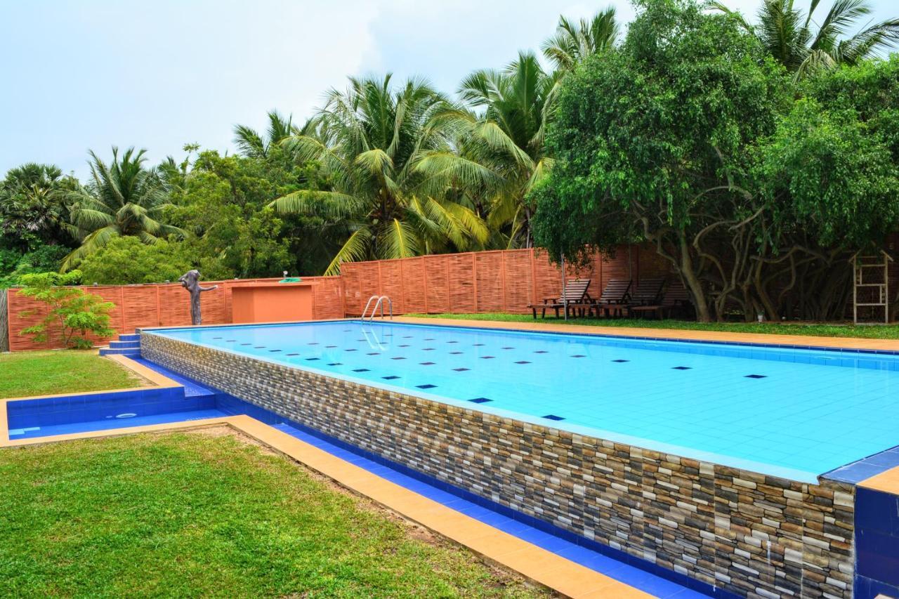 Roshanne Beach Resort Kalpitiya Ngoại thất bức ảnh