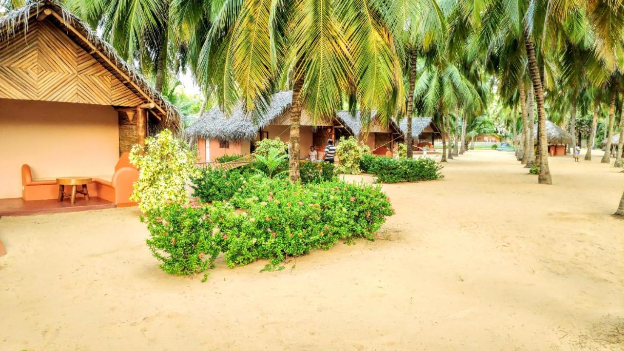 Roshanne Beach Resort Kalpitiya Ngoại thất bức ảnh
